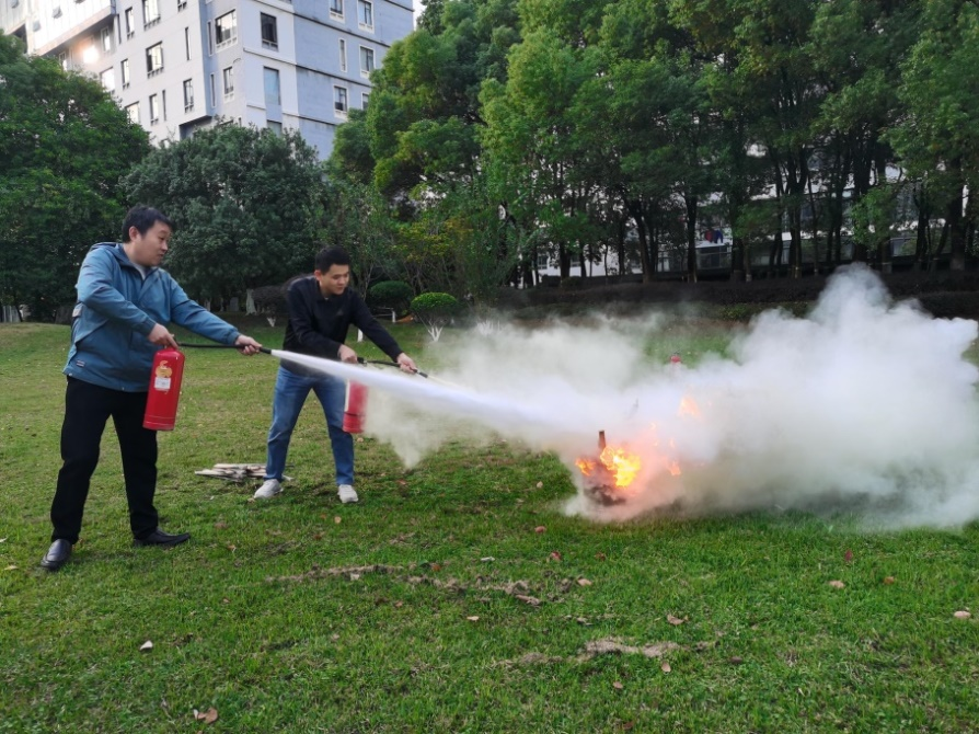 共筑安全防線，照亮前行之路 ——運營中心開展年度消防演練活動